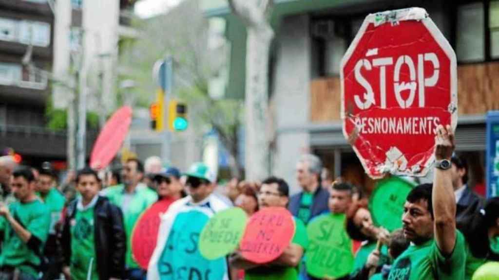 Activistas antidesahucios protestan, en una imagen de archivo / PAH