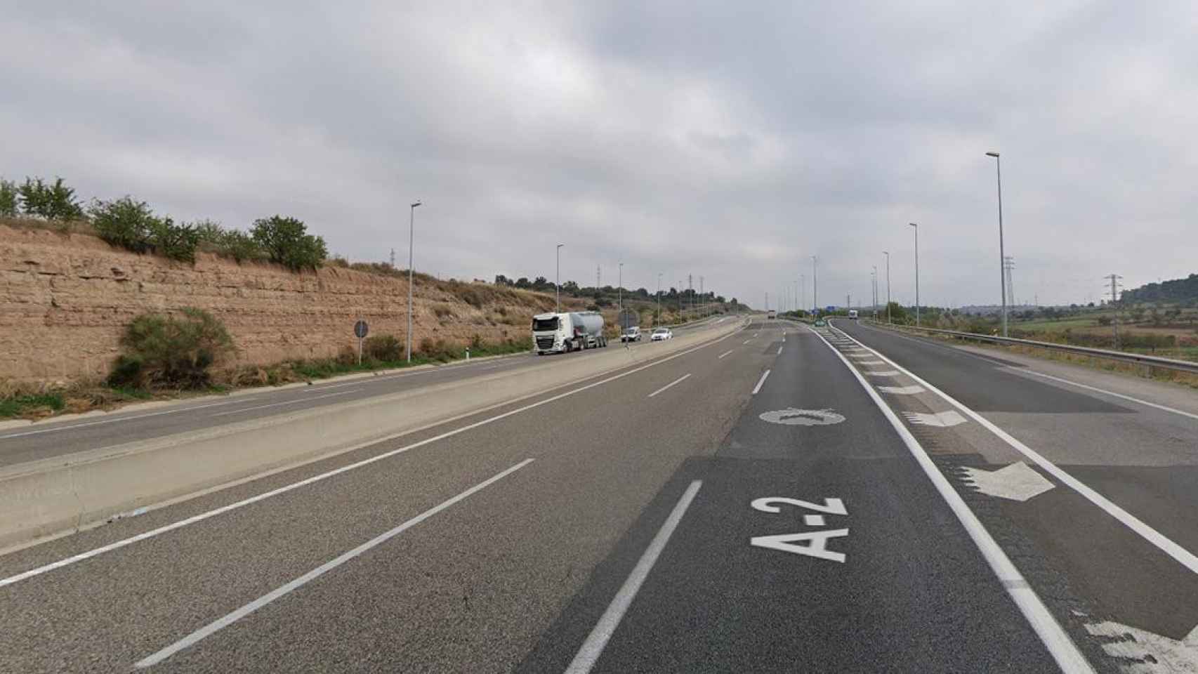 Kilómetro 518 de la A-2, donde un camionero ha perdido la vida tras un accidente / GOOGLE STREET VIEW