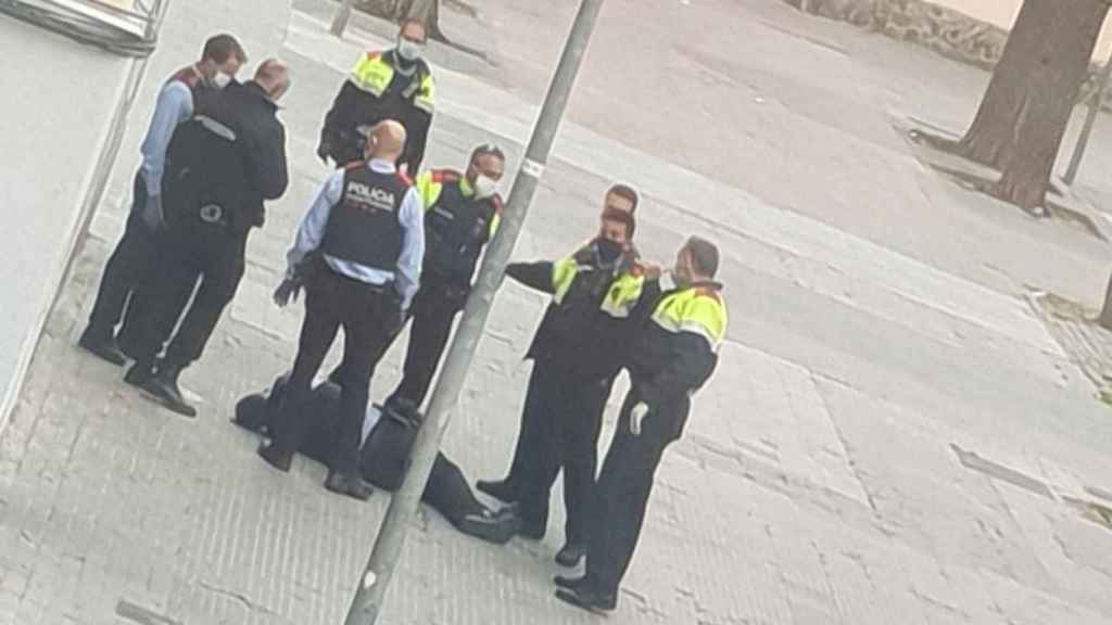 Un mosso herido tras perseguir a un ladrón en Badalona / CG