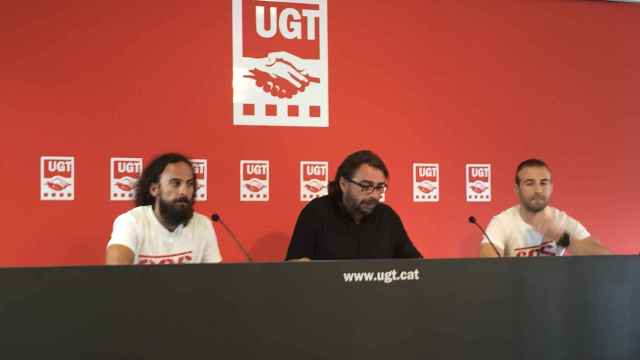 Nicolás Migueiz (SOS Socorristes), Camil Ros (secretario general de UGT Cataluña), Carlos Parra (SOS Socorristes) / CG