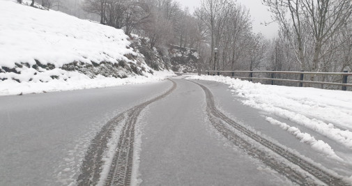 Una de las carreteras afectadas por el temporal / TRÀNSIT