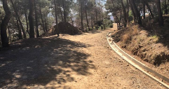 Obras en los caminos del Turó de la Rovira / CG