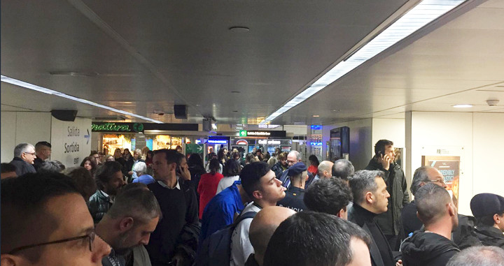 Colas en la Estación de Sants tras la alerta por artefacto explosivo en la maleta de una viajera del AVE / Betevé