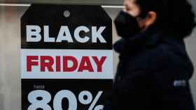 Un comercio anuncia descuentos por el Black Friday / EP