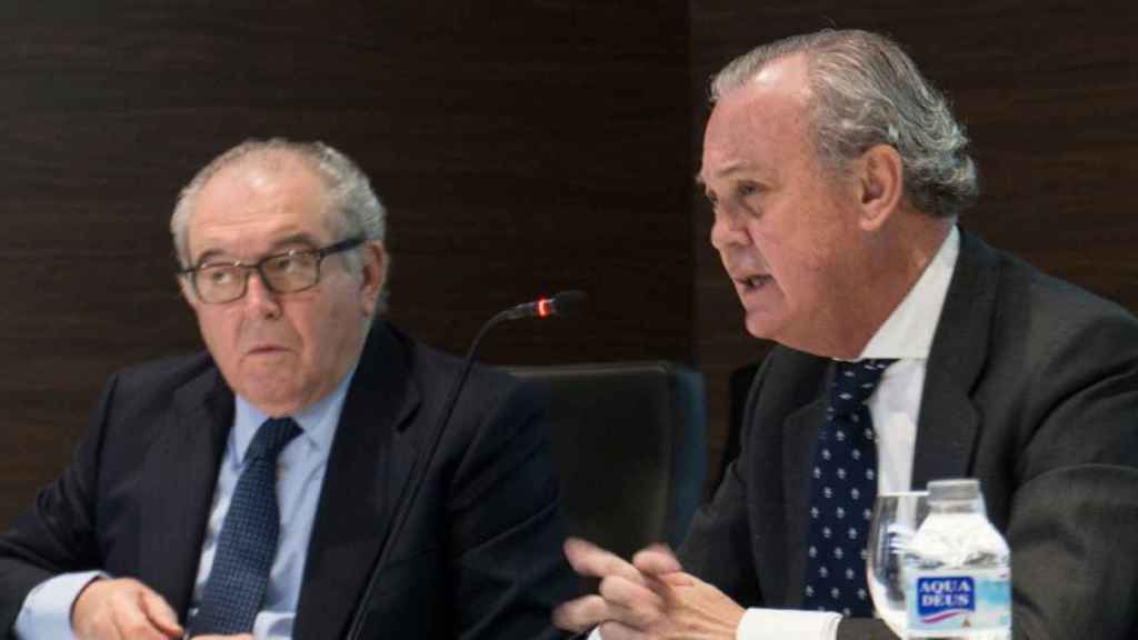 Eduardo Serra (izquierda), presidente de la fundación Tranforma España, y Carlos González Bosch (derecha), presidente de Cofares.