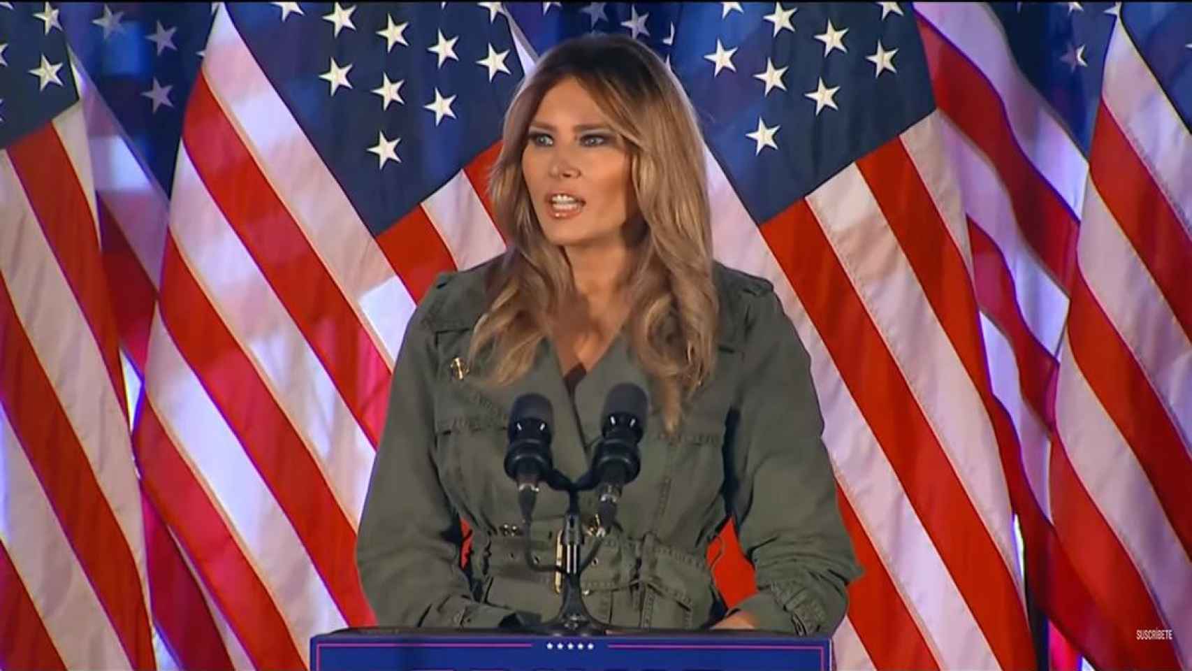 Imagen de Melania Trump en el acto de campaña de su marido /REDES