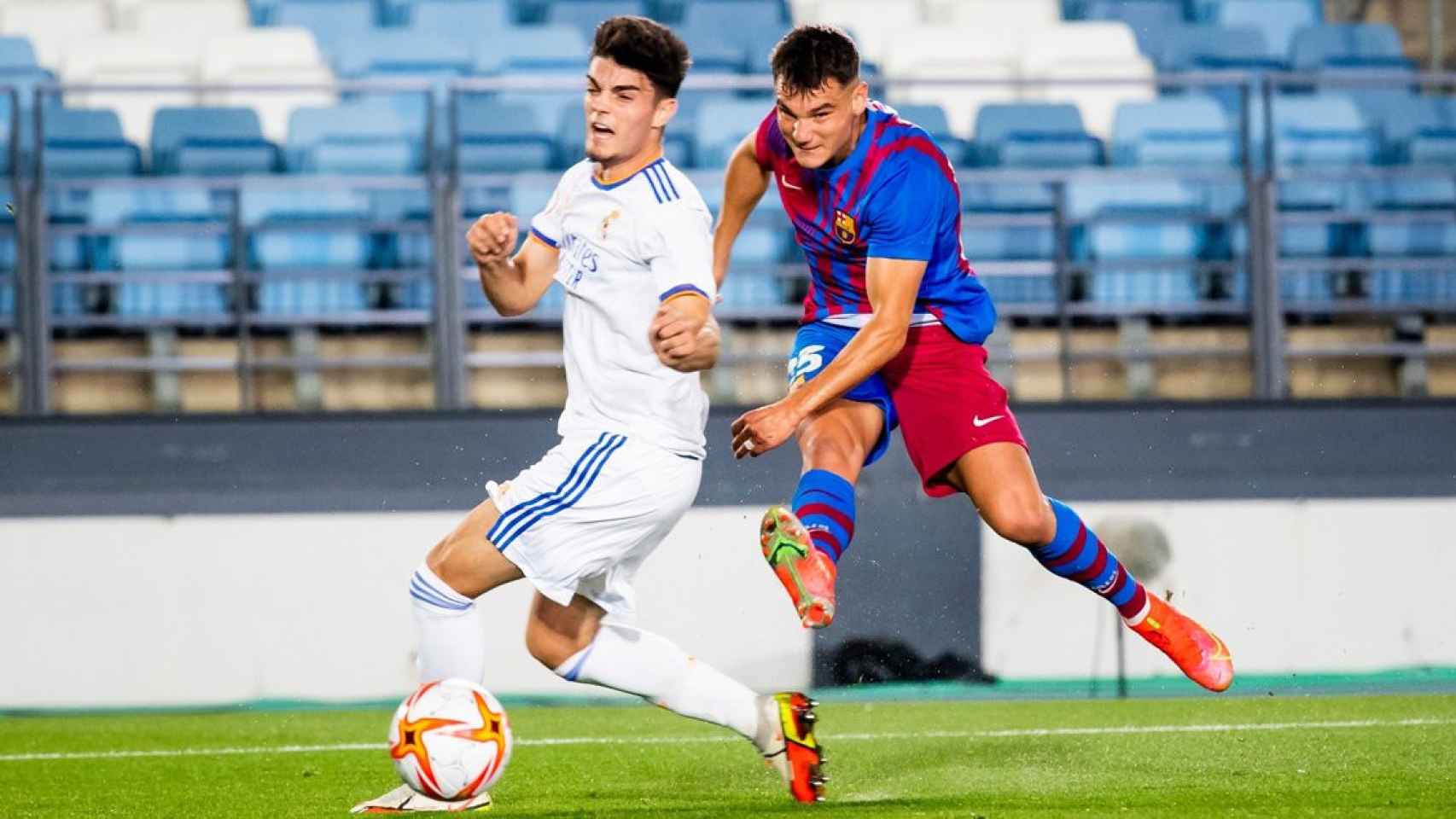 Ferran Jutglà, protagonista en ataque del Barça B en el Clásico de los filiales / FCB