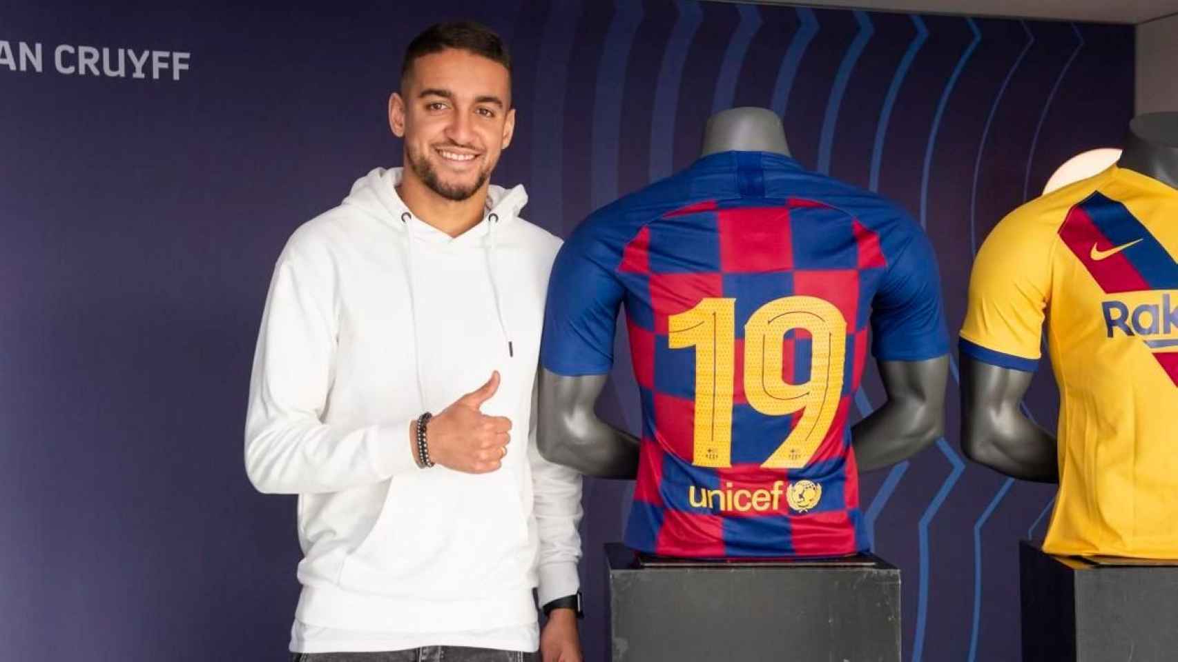 Matheus Pereira, presentado como nuevo jugador del Barça B / FCB