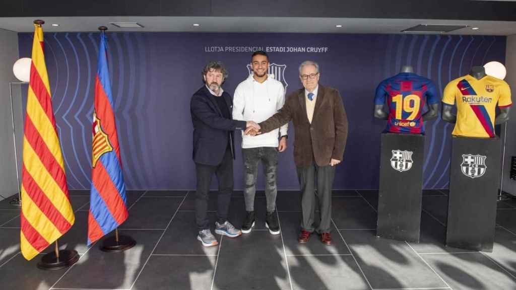 Bakero, Pereira y Silvio Elías en la presentación del centrocampista brasileño / FC Barcelona