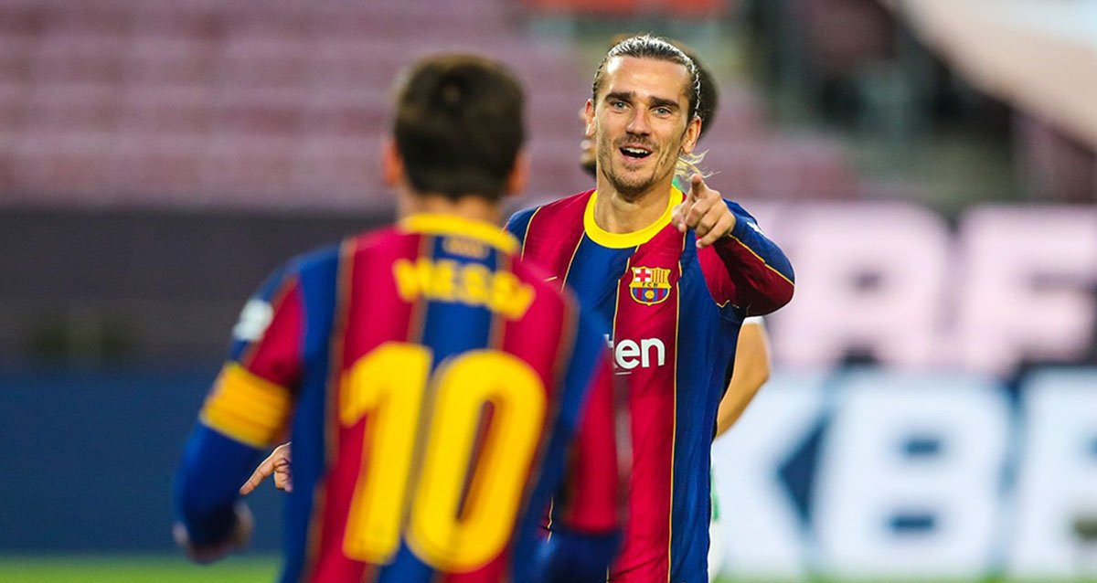 Griezmann señalando a Messi por la jugada del gol / FCB