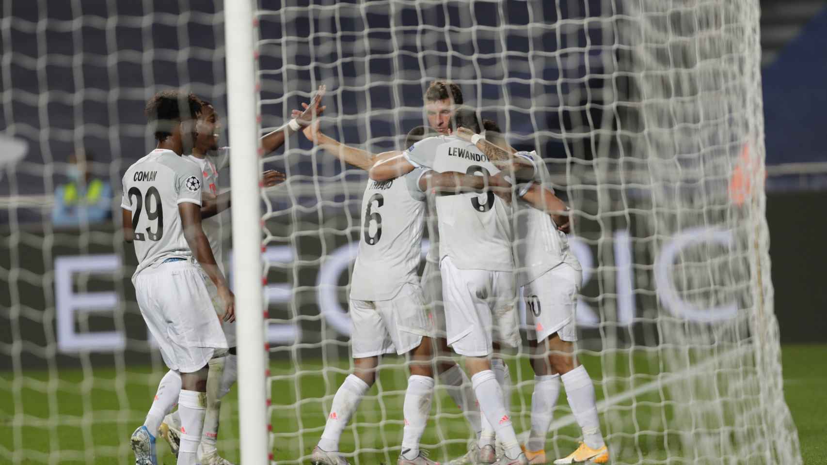 Los jugadores del Bayern celebrando un gol /EFE