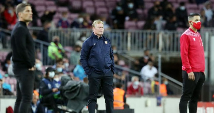 Koeman, en la banda contra el Granada / FC Barcelona