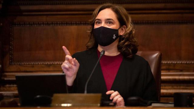 Ada Colau, alcaldesa de Barcelona, durante un pleno municipal / EP