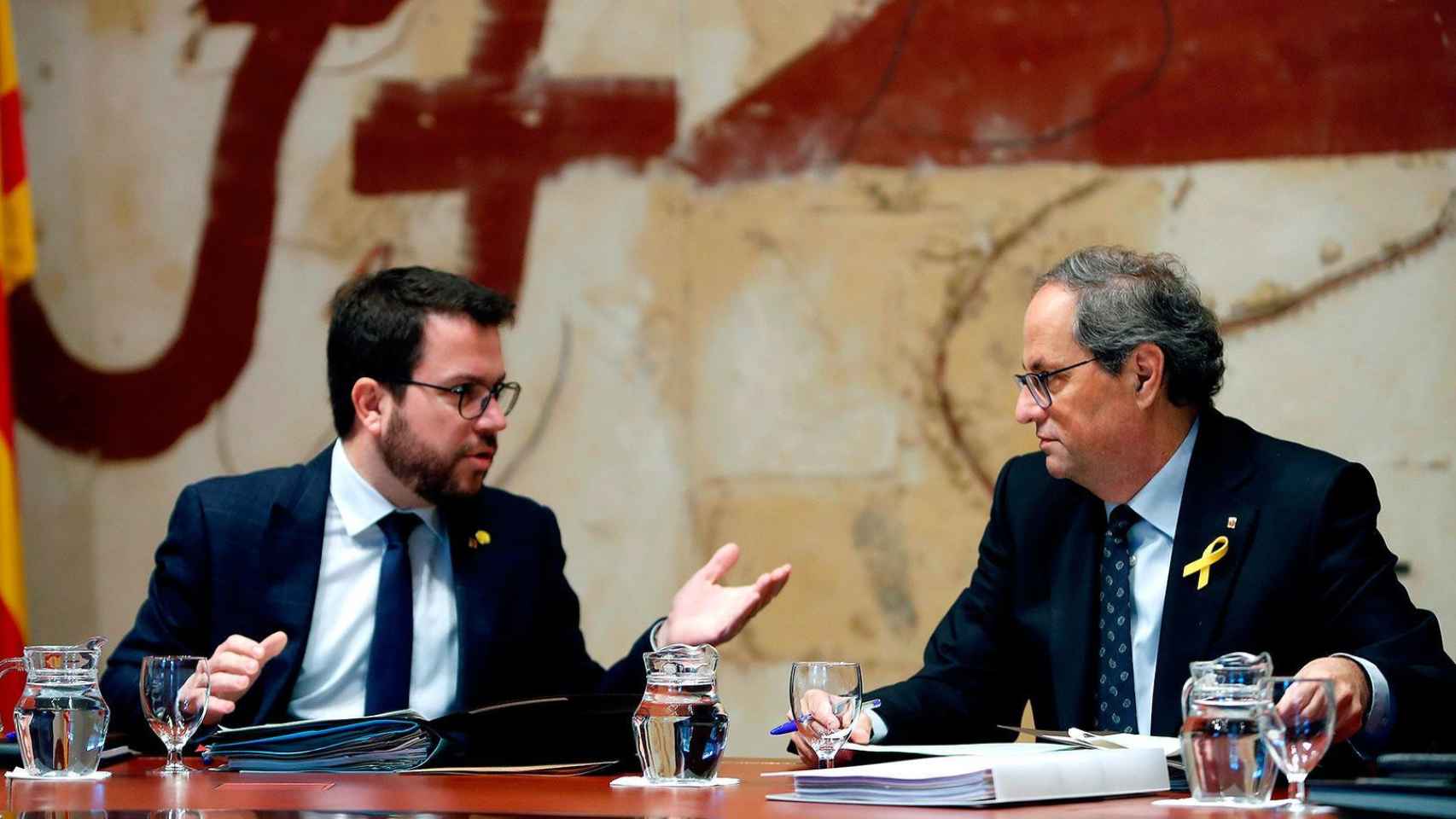 El vicepresidente de la Generalitat, Pere Aragonès (i), y el presidente catalán, Quim Torra (d) / EFE