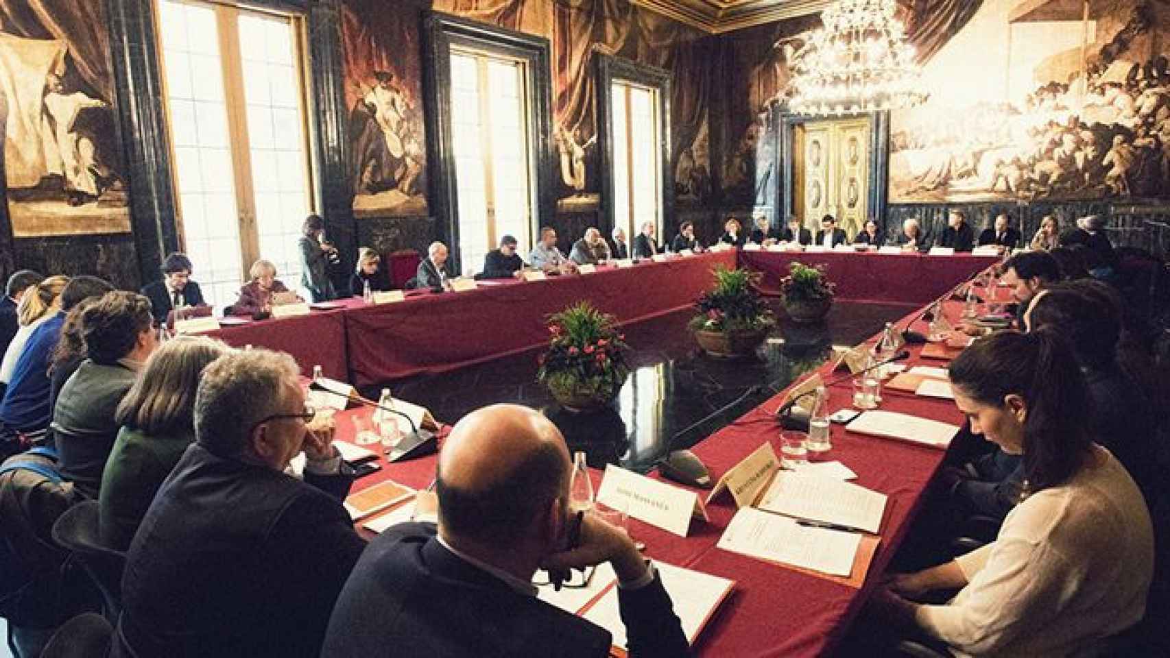 Reunión de los miembros de nuevo Consejo Asesor de Promoción de Ciudad presentado por el Ayuntamiento de Barcelona. Colau piratea la gestión económica del PSC / CG