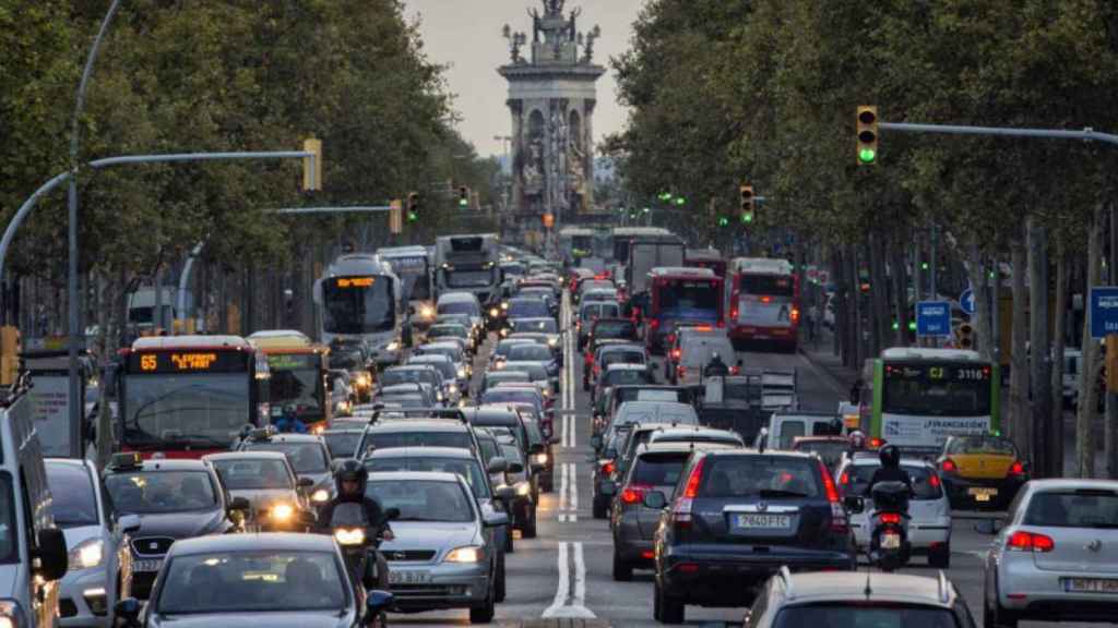 Reclaman soluciones económicas para reducir el uso del coche privado / EFE