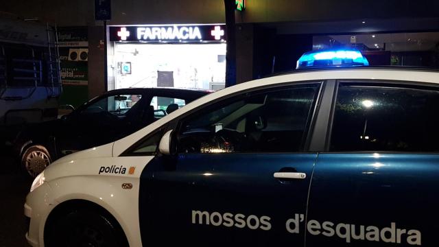 Un coche de los Mossos d'Esquadra durante una vigilancia en la calle / EP