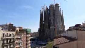 Emocionante concierto de un vecino de la Sagrada Familia de Barcelona / CG