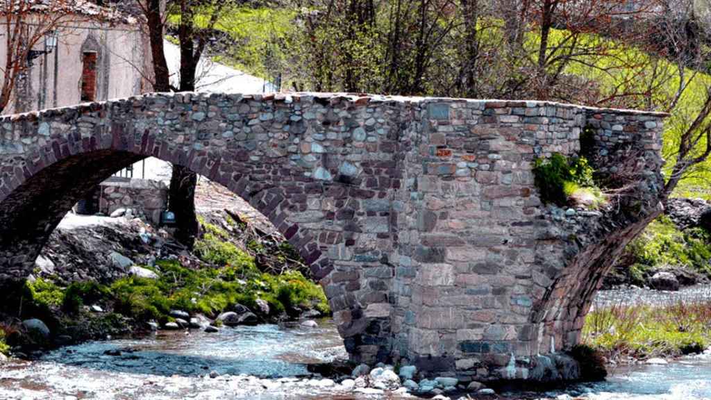 Puente antiguo de Vilaller