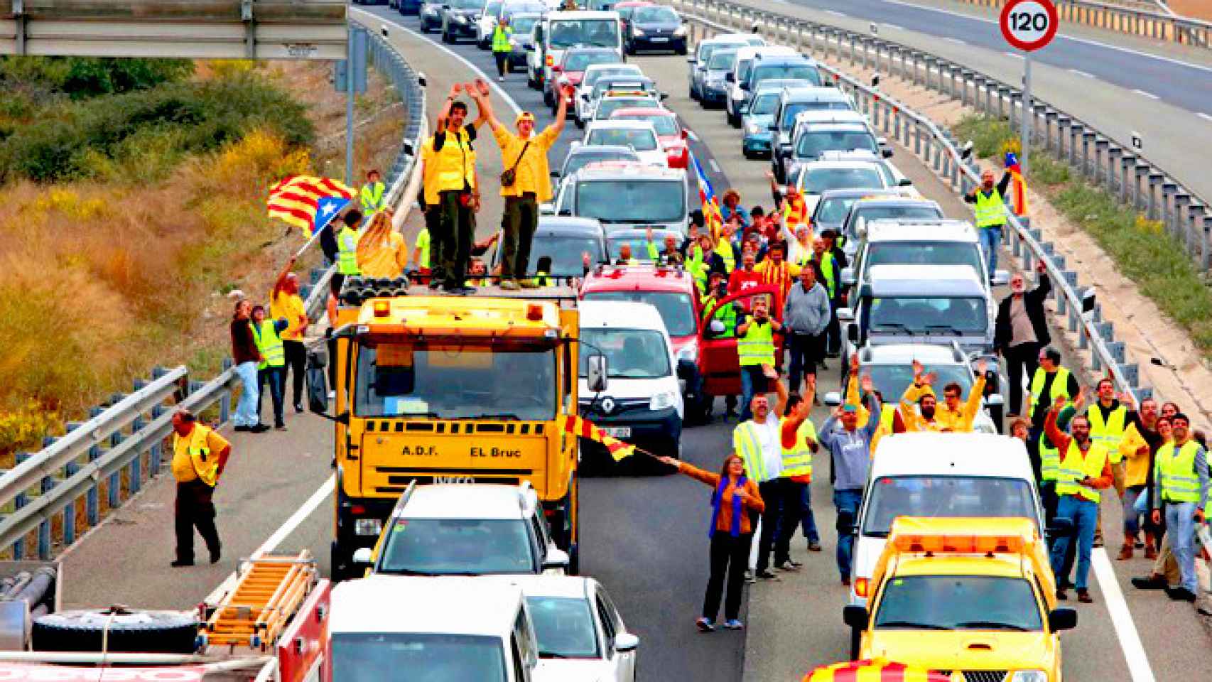 La A-2 cortada por las concentraciones por el 'paro del país' el pasado 3 de octubre / EFE