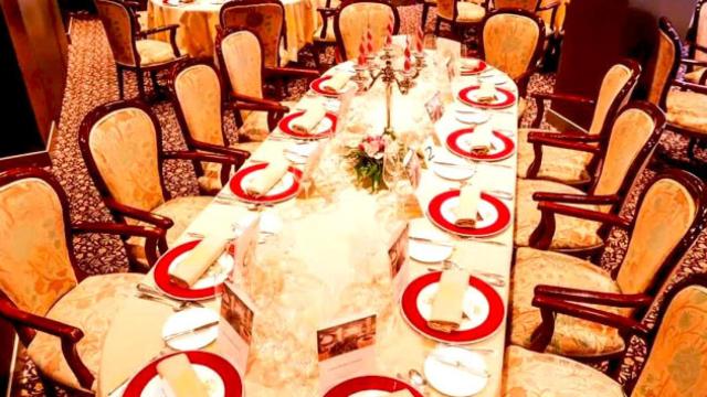 Mesa del restaurante Via Veneto en Barcelona / CG