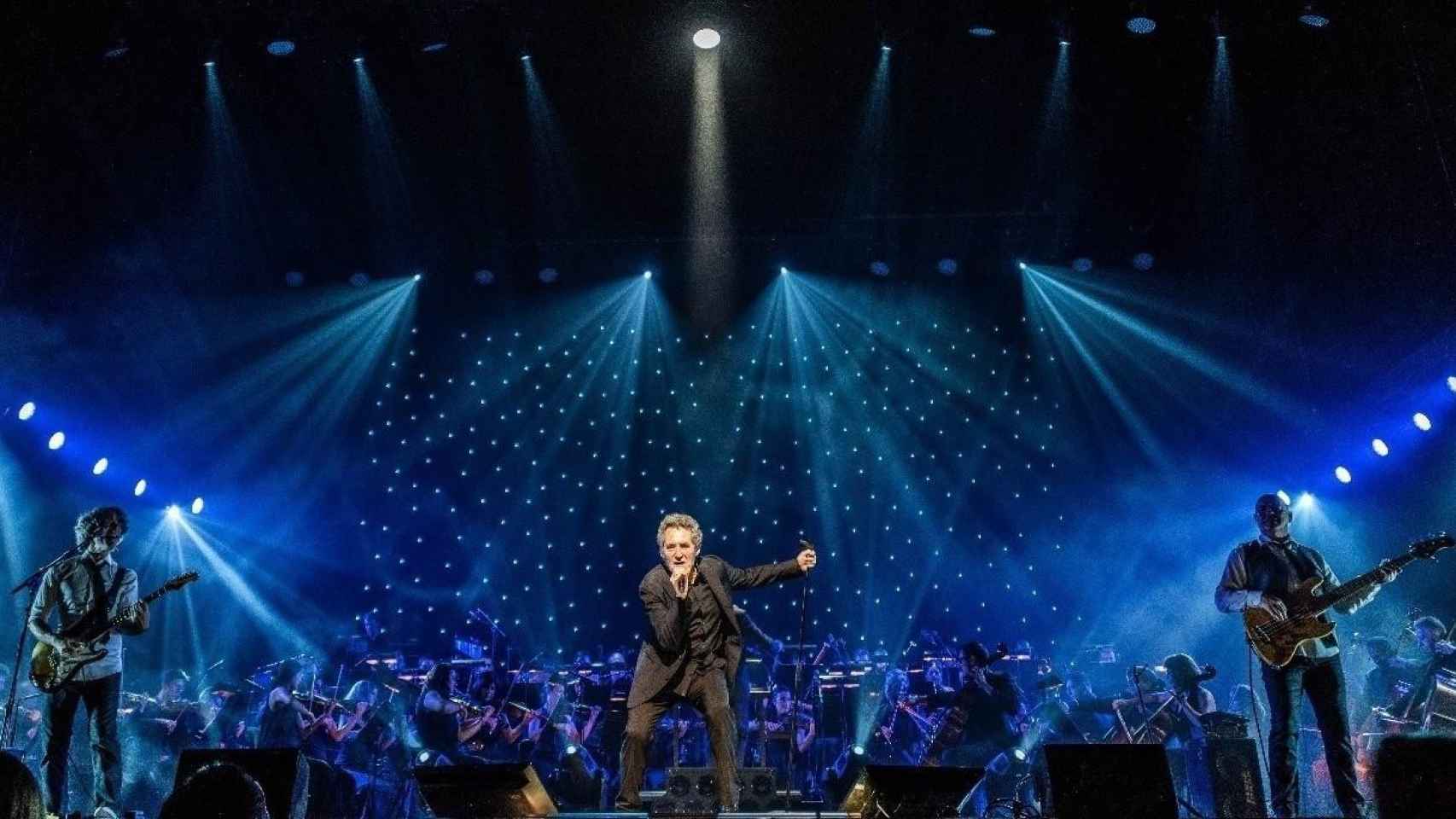 Miguel Ríos en una foto de archivo durante un concierto en el Teatro Real de Madrid / EUROPA PRESS