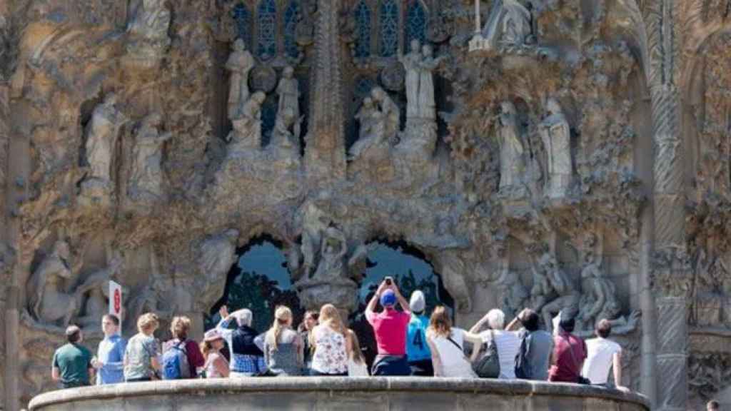 Turistas en la Sagrada Família de Barcelona / EFE