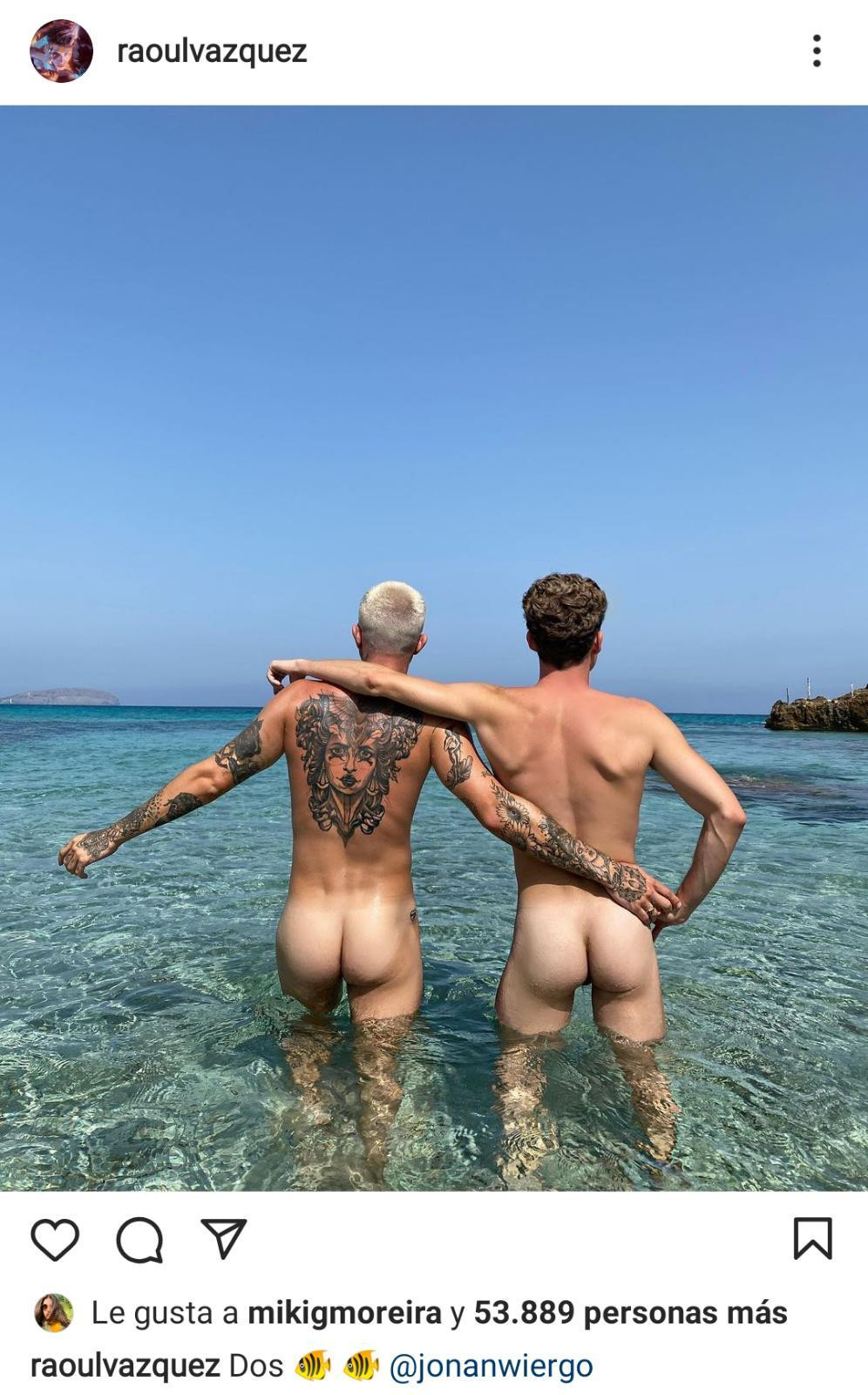 Cantantes desnudos
