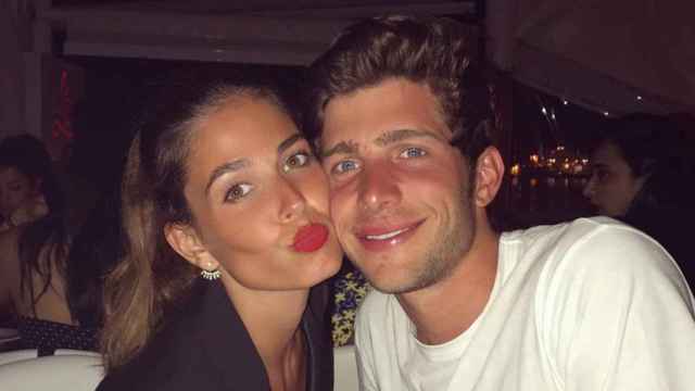 Coral Simanovich y Sergi Roberto se muestran muy acaramelados