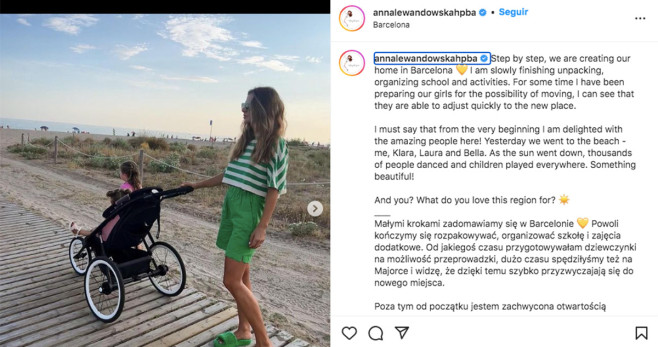 Anna Lewandowska, en la playa de Castelldefels con sus dos hijas / INSTAGRAM