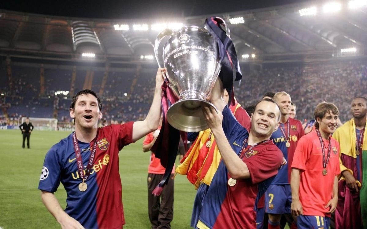 Iniesta, levantando una Champions junto a Leo Messi | REDES