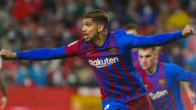 Araujo, celebrando con euforia su gol contra el Sevilla / FCB