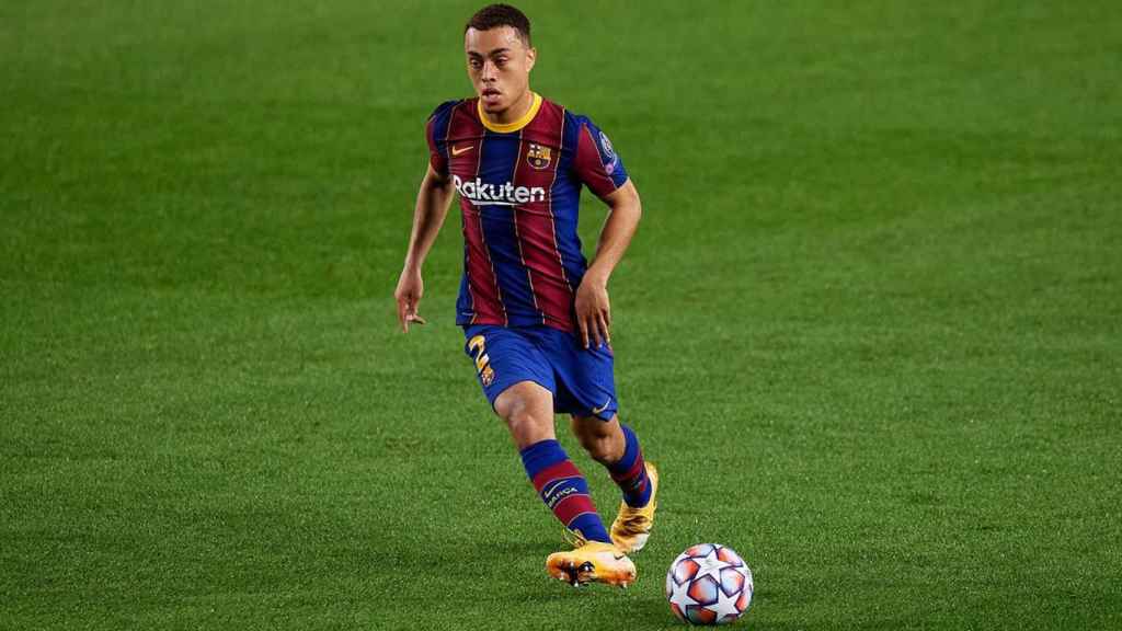 Sergiño Dest, en un partido con el Barça | EFE