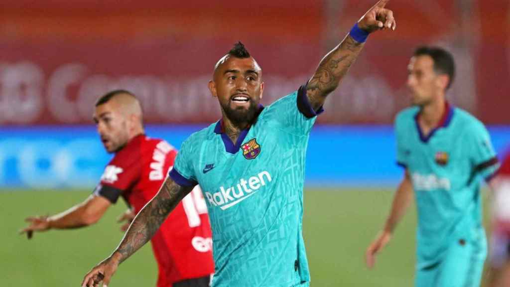 Arturo Vidal durante el encuentro ante el RCD Mallorca / FCB