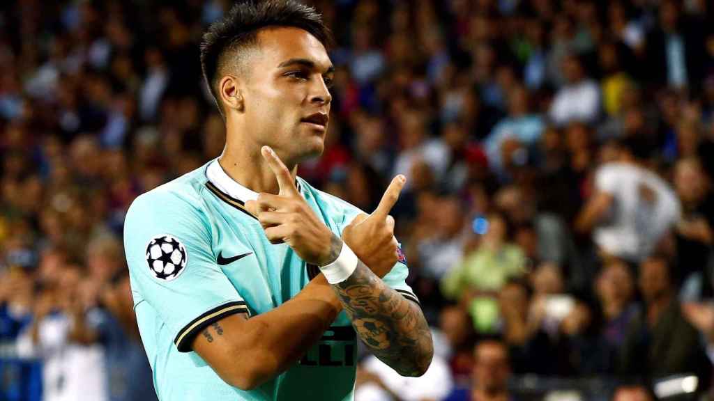 Lautaro celebra su gol frente al Barça / EFE