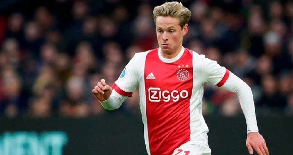 Frenkie de Jong durante un partido del Ajax / EFE