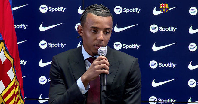 Jules Koundé, durante la rueda de prensa de presentación con el Barça / EFE