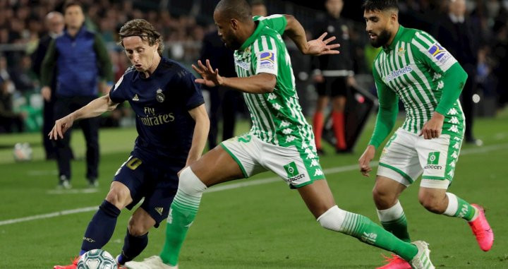 Luka Modric contra el Real Betis / EFE