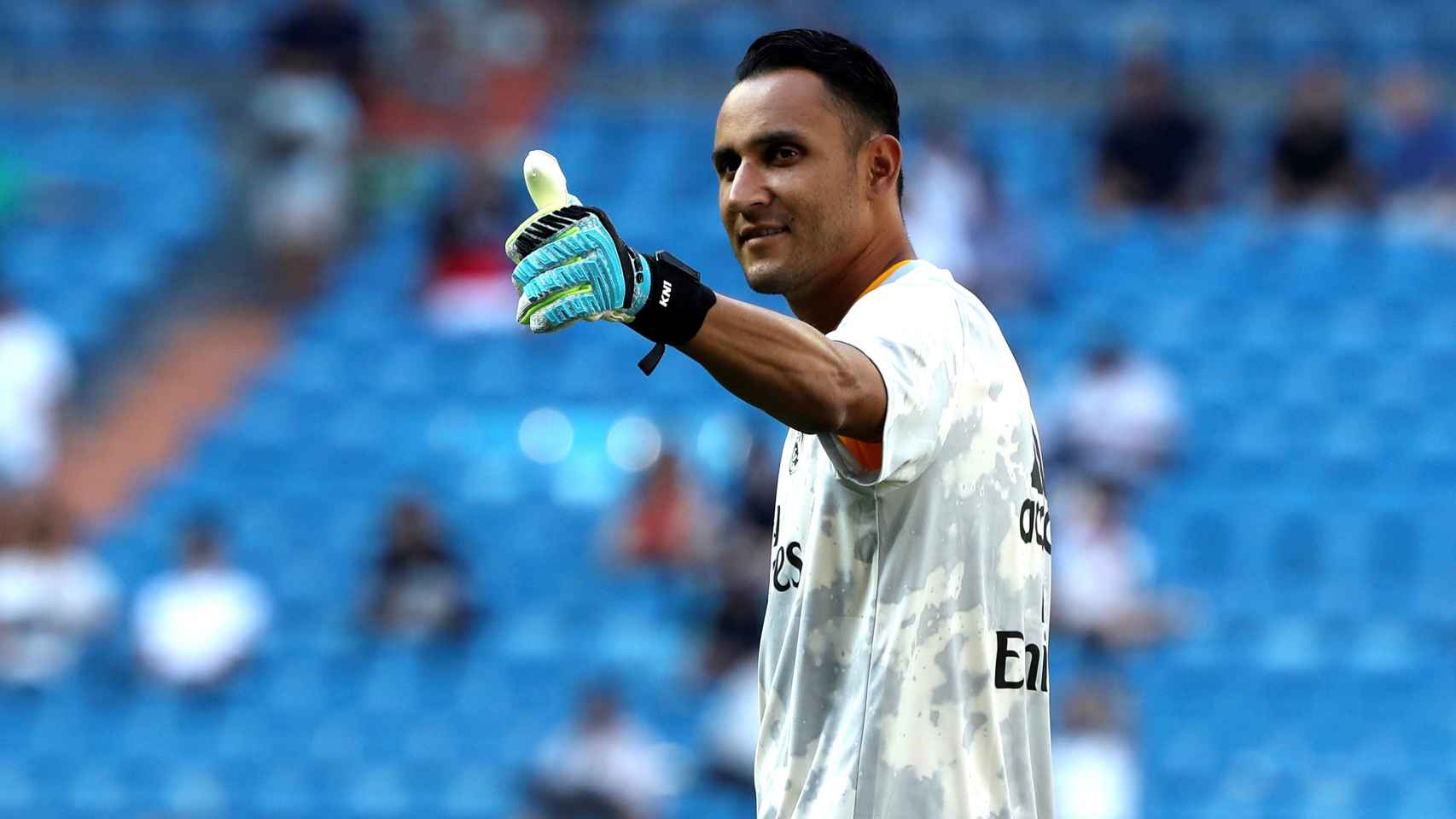 Una foto de Keylor Navas durante el calentamiento del Real Madrid - Valladolid / EFE