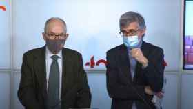 El Síndic de Greuges, Rafael Ribó, y el adjunto general Jaume Saura en rueda de prensa en el Parlament / EUROPA PRESS