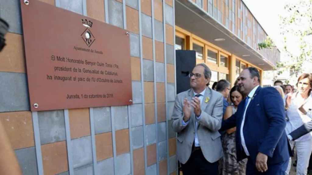 El presidente de la Generalitat, Quim Torra, inaugura una plaza de homenaje al 1-O / EUROPA PRESS