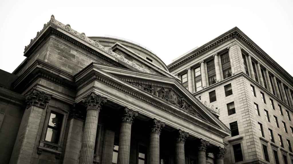 Fachada del Banco Central de Montreal / UNSPLASH