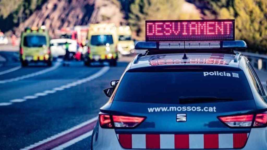 Los Mossos d'Esquadra en el lugar de un accidente, como el registrado en la B-224 / MOSSOS