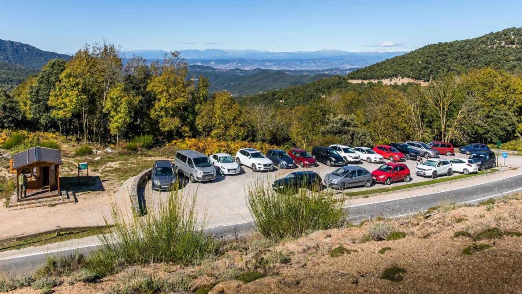 Estacionamiento en el parque del Montseny / EP