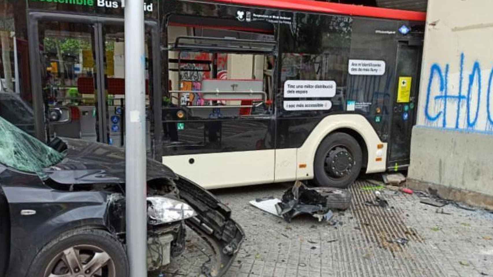 El autobús y el turismo tras el coche en Barcelona / TWITTER