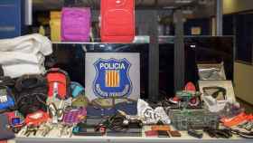 Parte del botín de la banda de ladrones que cayó tras embestir un coche de Mossos / MOSSOS D'ESQUADRA