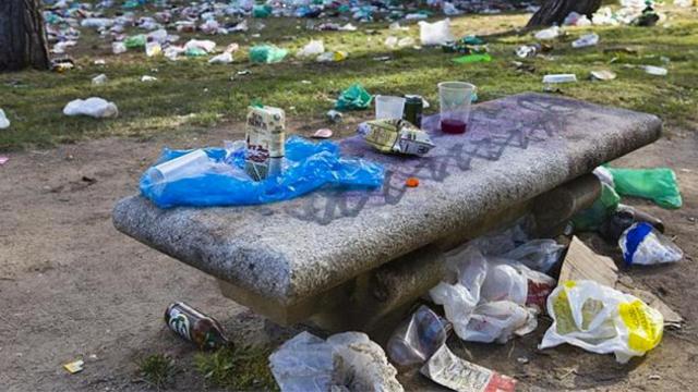 Restos de un botellón