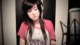 La cantante Christina Grimmie durante la grabación de uno de sus temas musicales.