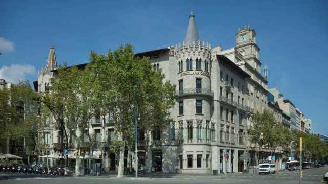 Edificio Palau Pons i Pascual, del grupo Catalana Occidente, donde Adidas abrirá una macrotienda / ROMAN