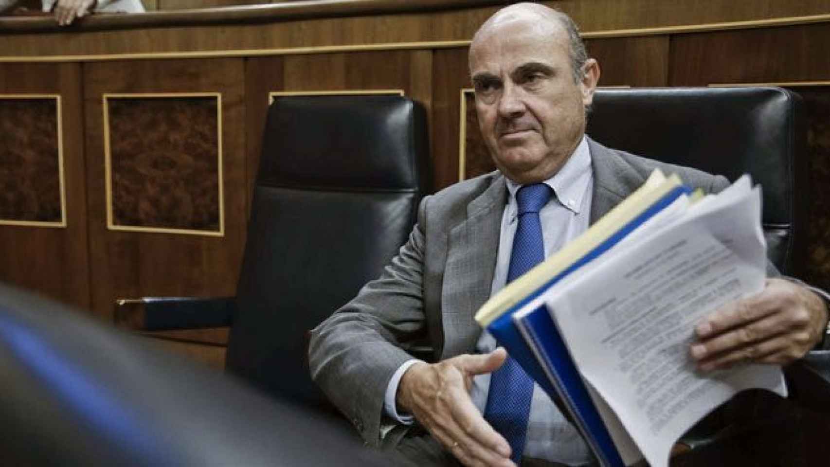 Luis de Guindos, ministro de Economía en funciones en una imagen de archivo en el Congreso de los Diputados.